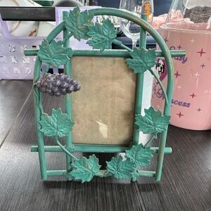 Metal Grape Vine Picture Frame